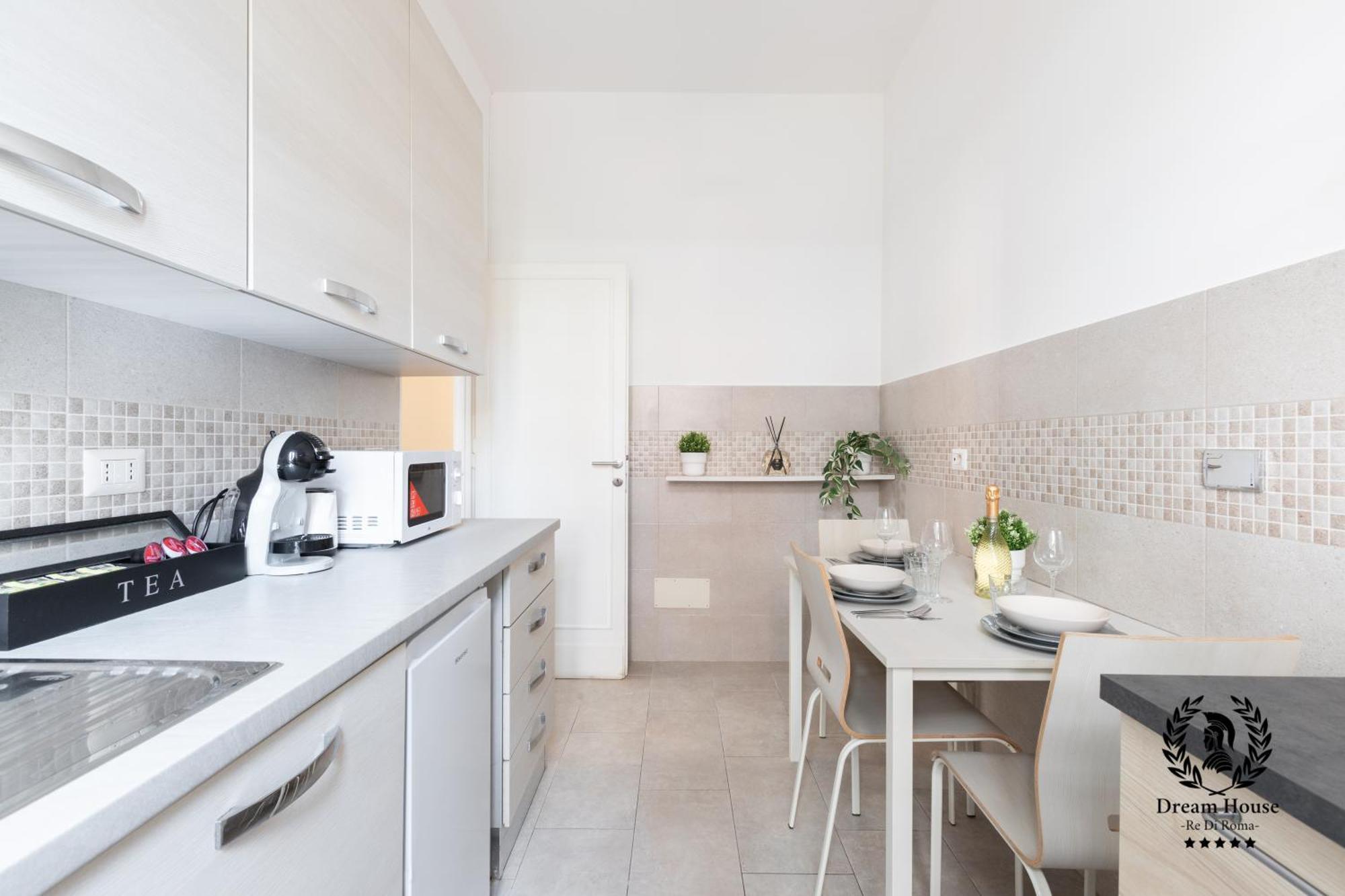 Dream House Re Di - 50mt To Metro Station, Position, 4pax, 2bdr * Roma