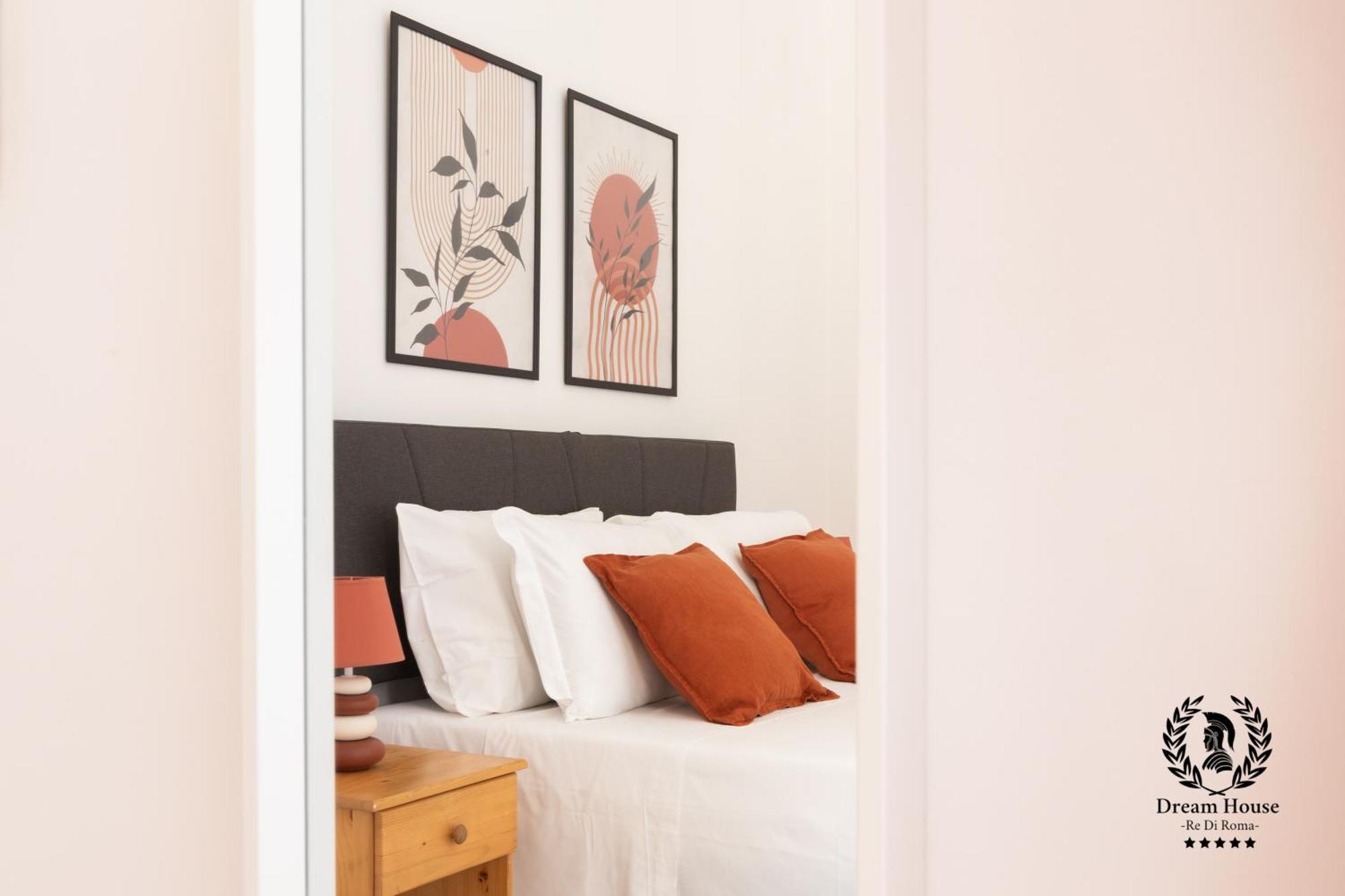 Apartment Dream House Re Di - 50mt To Metro Station, Position, 4pax, 2bdr *